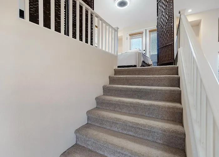 Kierland Greens L Gated Community L Pool L Hot Tub L Gym Apartment *